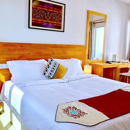 Island Ambience Hotel Maafushi Exterior foto